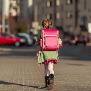 Zážitková hodina anglického jazyka - No backpack day
